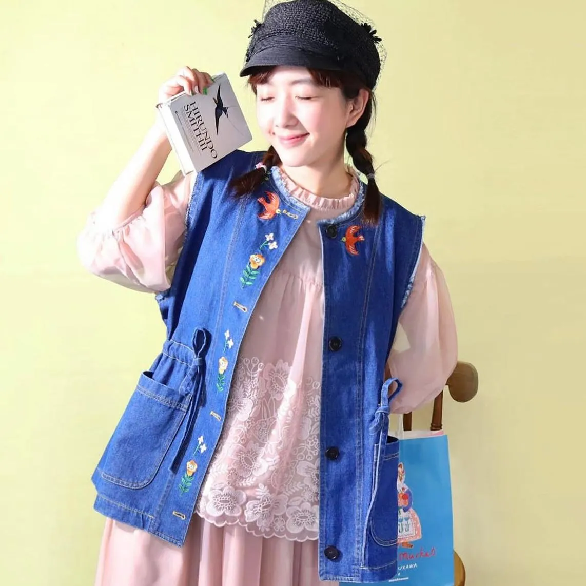 AF - AF240901 Denim Sleeveless embroidered Jacket