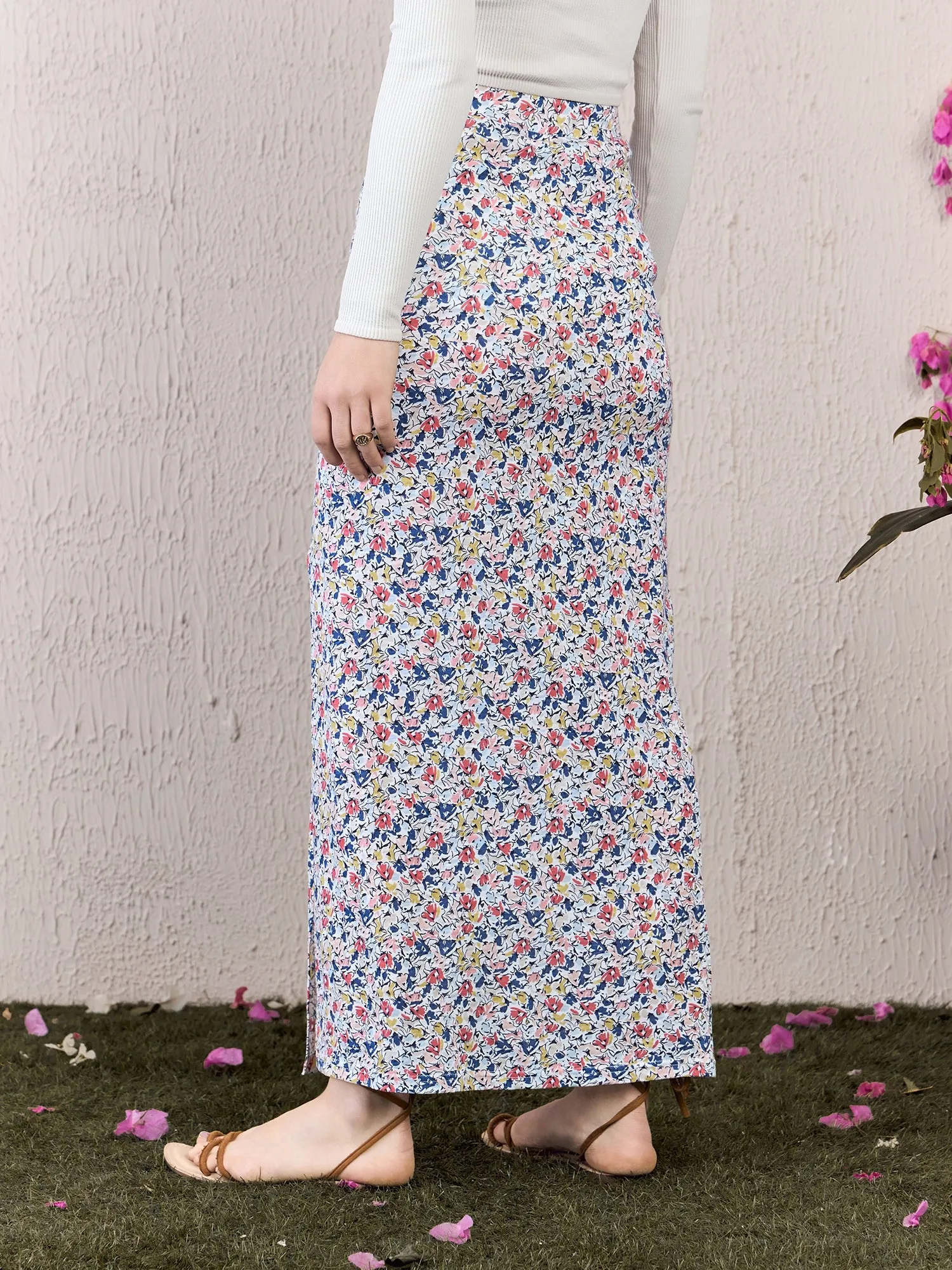 Berrylush Women White & Multicolour Floral Printed High-Rise Waist Cotton Thigh-High Slit Straight Hem Pencil Maxi Skirt