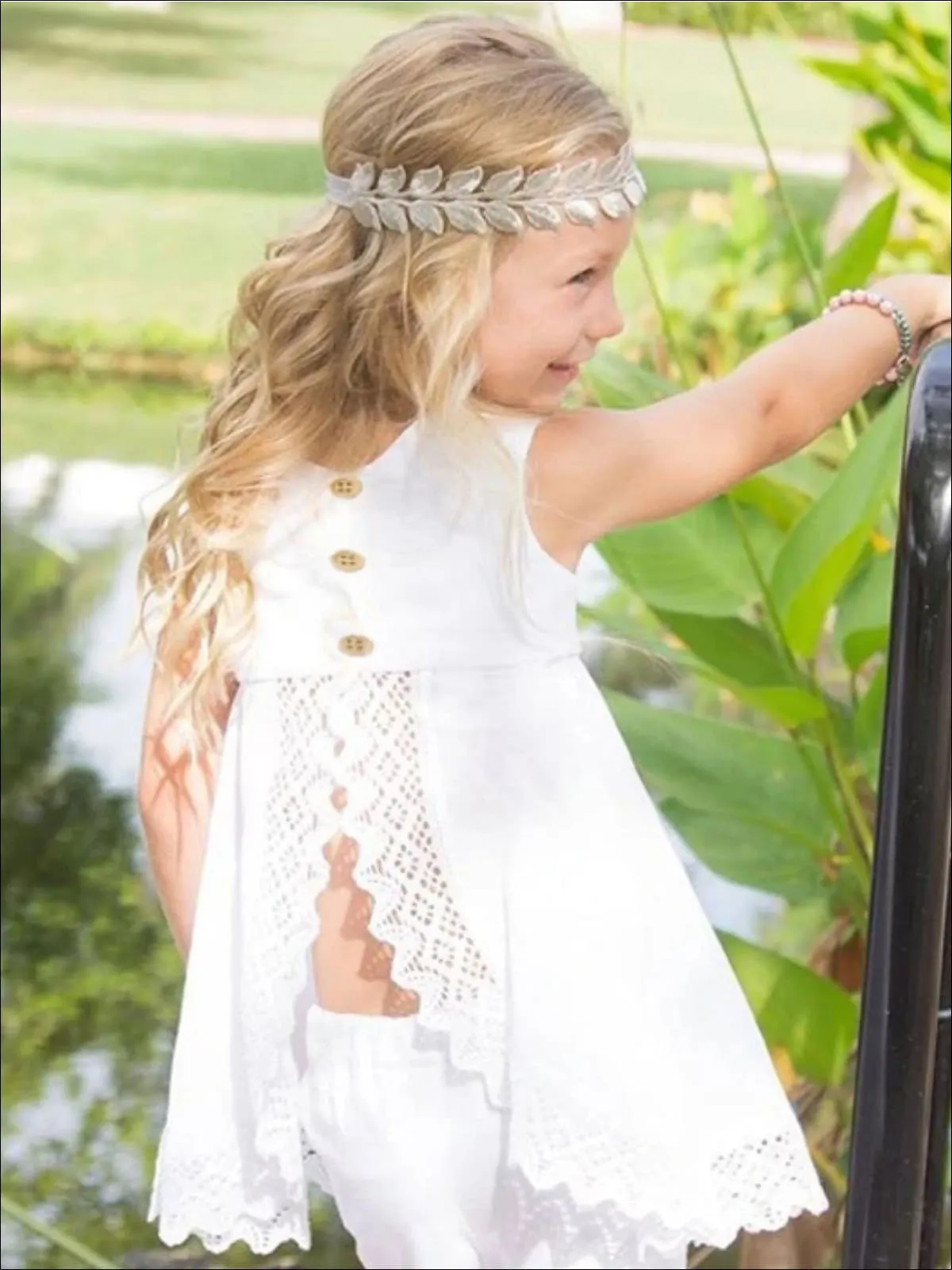 Girls Sleeveless White Lace Trimmed Open Back Tunic And Flared Pant Set